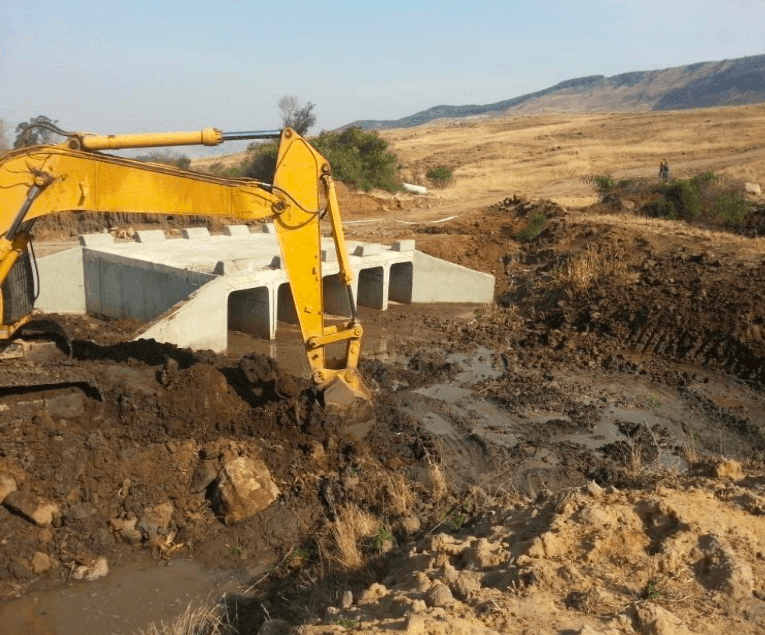 Construction for Nongingqa low level bridge